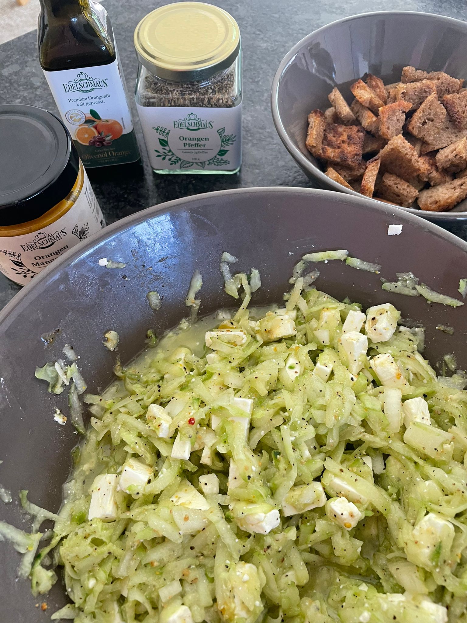 Gurken-Schafkäse Salat mit Orangenöl-Senf Dressing - Tines. Food. Passion