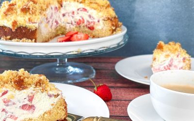 Schmand – Krümelkuchen mit Erdbeeren